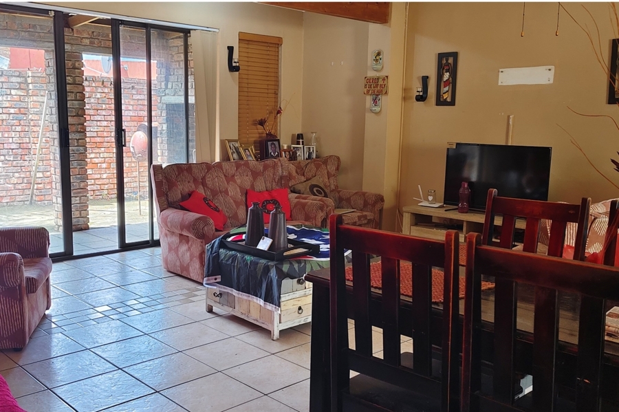 3 Bedroom Property for Sale in Pacaltsdorp Western Cape